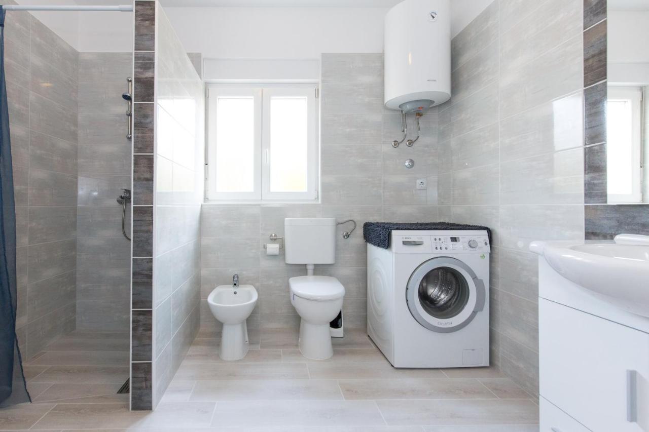 Apartment Dajana Пинезичи Экстерьер фото