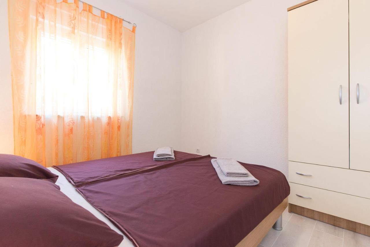 Apartment Dajana Пинезичи Экстерьер фото