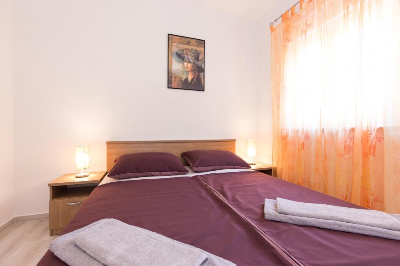 Apartment Dajana Пинезичи Экстерьер фото