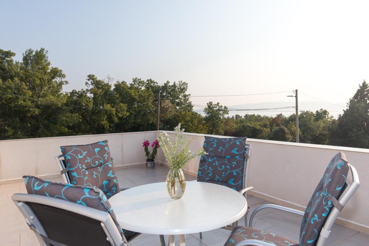 Apartment Dajana Пинезичи Экстерьер фото